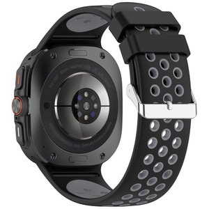 רצועת סיליקון מדגם Holes Silicone Band מבית LaTera (צבע Black/Gray) לשעון חכם מדגם Samsung Galaxy Watch Ultra / Watch Ultra 2025 רצועת סיליקון מדגם Holes Silicone Band מבית LaTera (צבע Black/Gray) לשעון חכם מדגם Samsung Galaxy Watch Ultra / Watch Ultra 2025